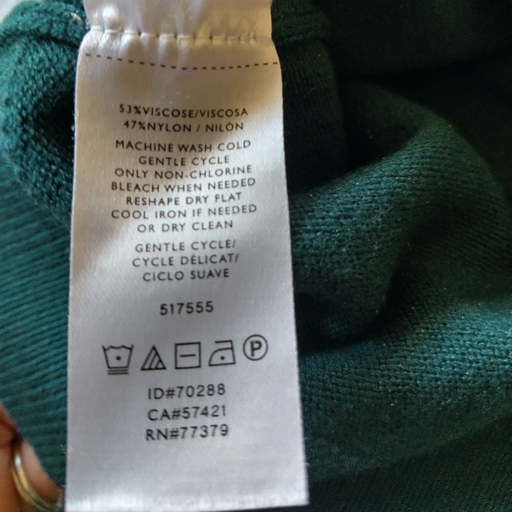 ANN TAYLOR BUTTON DETAIL SWEATER 💚 - Picture 6 of 6